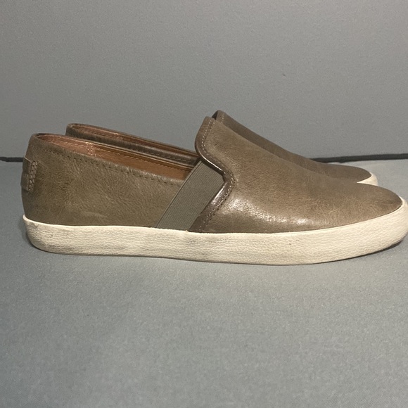 FRYE Women’s Dylan Slip On - Picture 3 of 13